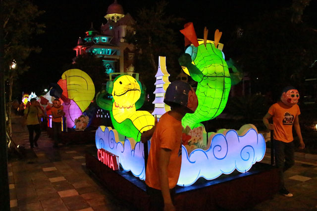 Lễ hội đèn lồng Châu Á rực rõ tại Asia Park